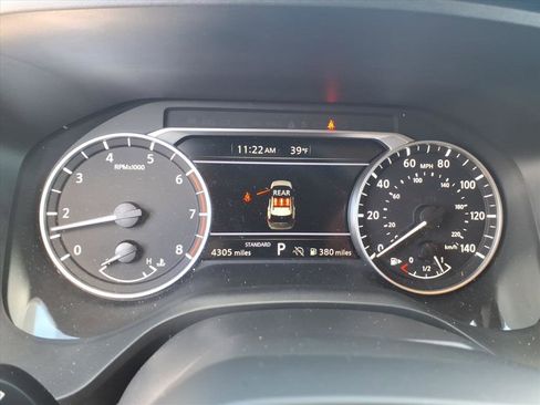 Certified 2025 Nissan Rogue SV image 9