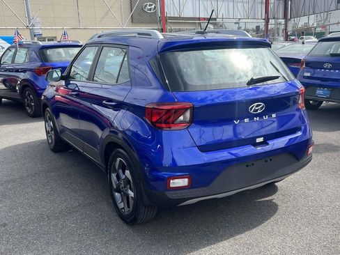 Used 2025 Hyundai Venue SEL image 5