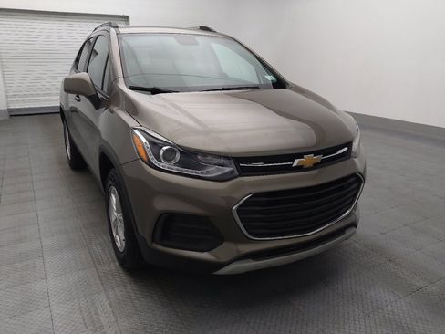 Used 2022 Chevrolet Trax LT w/ LT Convenience Package image 14