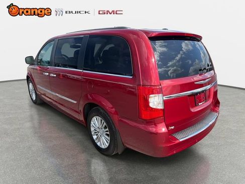Used 2015 Chrysler Town & Country Touring-L w/ Driver Convenience Group FWD image 5