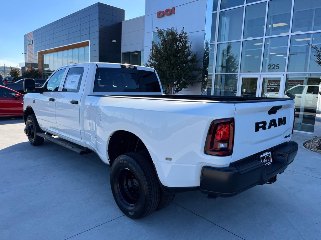 New 2027 RAM 3500 Tradesman AWD/4WD image 17