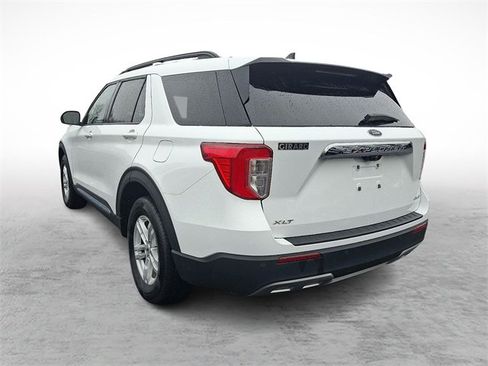 Used 2023 Ford Explorer XLT w/ Equipment Group 202A image 4