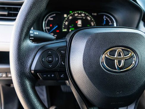 Used 2025 Toyota RAV4 XLE w/ Convenience Package image 32