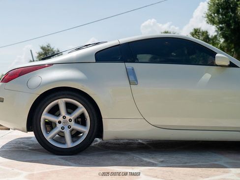 Used 2004 Nissan 350Z Touring w/ Cargo Convenience Pkg image 10