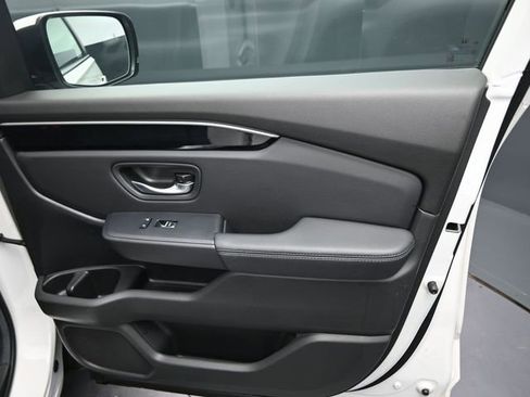 Used 2025 Honda Pilot EX-L image 24