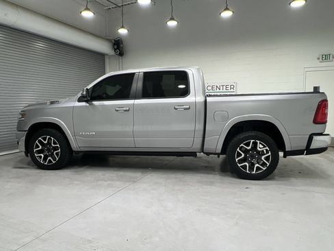 Used 2025 RAM 1500 Laramie AWD/4WD image 5