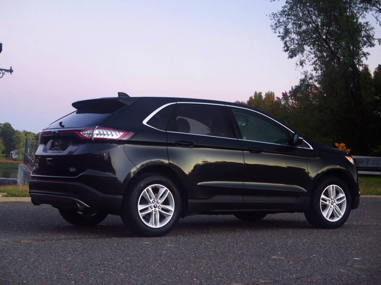 Used 2015 Ford Edge SEL w/ Equipment Group 201A AWD/4WD image 4