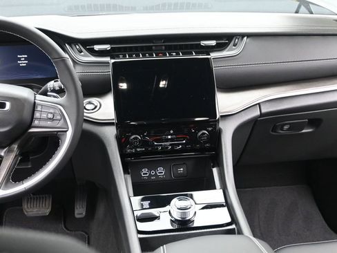 New 2025 Jeep Grand Cherokee L Limited image 26