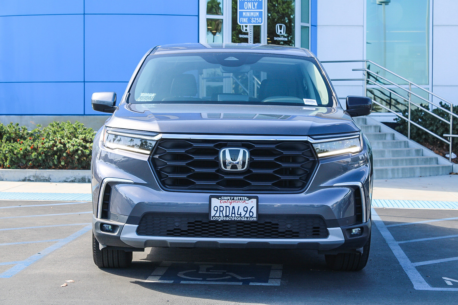 Used 2025 Honda Pilot EX-L image 2