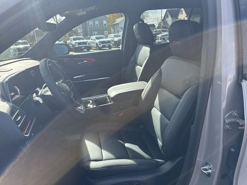 New 2026 Chevrolet Traverse Z71 w/ Enhanced Driving Package image 9