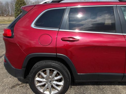 Used 2016 Jeep Cherokee Limited image 34