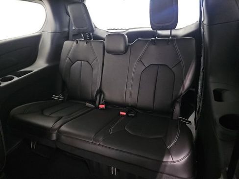 New 2026 Chrysler Pacifica Select image 22