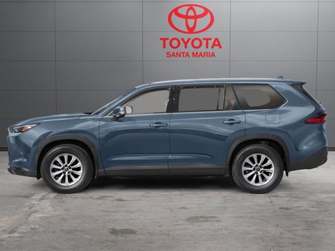 Used 2024 Toyota Grand Highlander Limited image 3