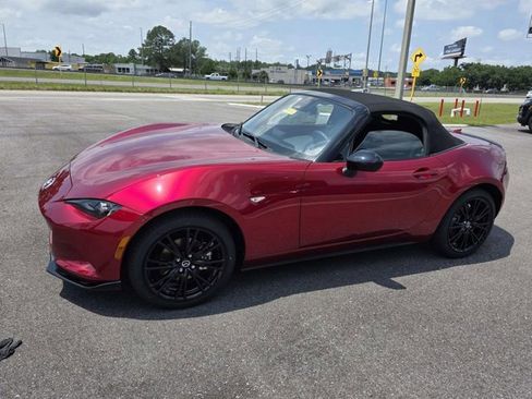 New 2026 MAZDA MX-5 Miata Club w/ Interior Package RWD image 16