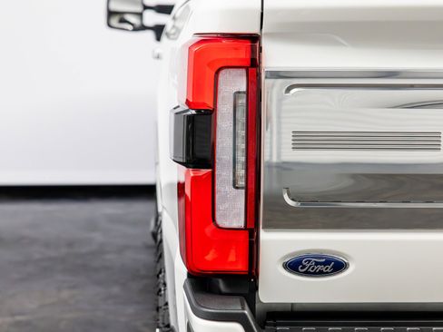 Used 2024 Ford F350 Limited w/ FX4 Off-Road Package AWD/4WD image 19