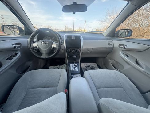 Used 2010 Toyota Corolla LE image 9
