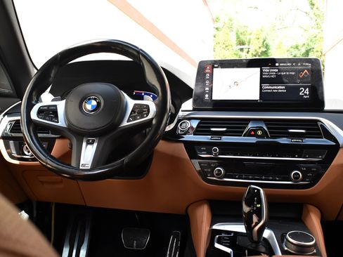 Used 2022 BMW 530i xDrive w/ M Sport Package AWD/4WD image 28