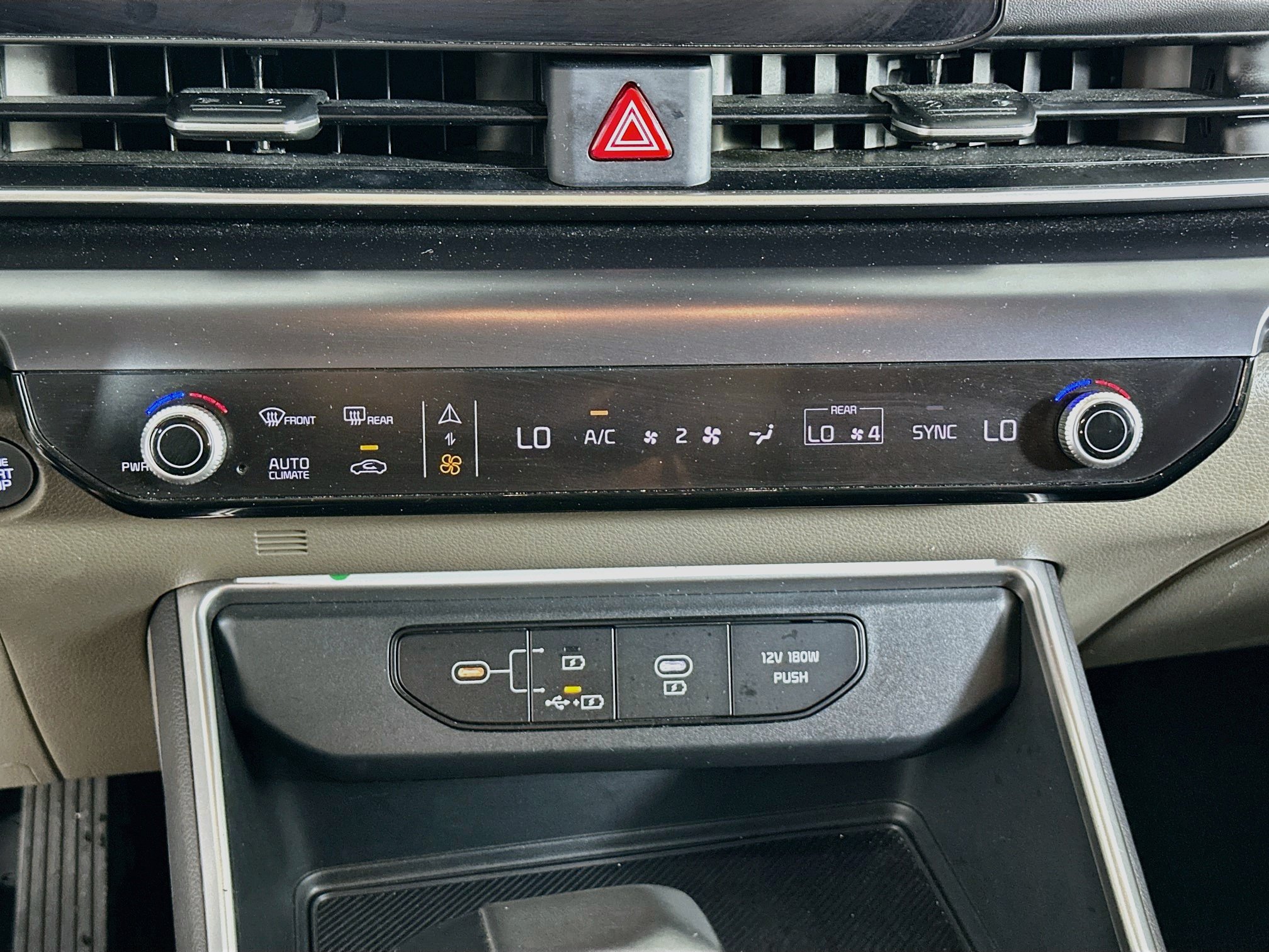 Used 2025 Kia Carnival FWD image 24