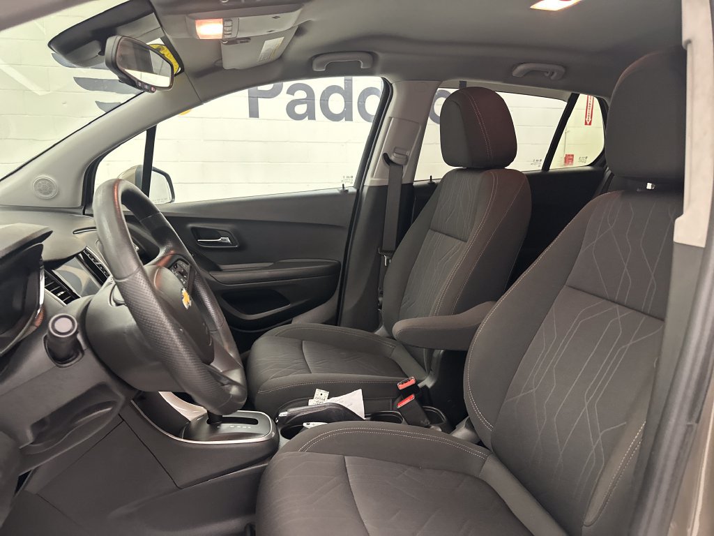 Used 2020 Chevrolet Trax LT FWD image 21
