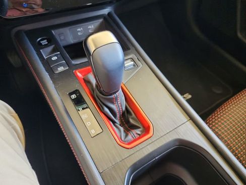 Used 2025 Nissan Kicks SR image 19