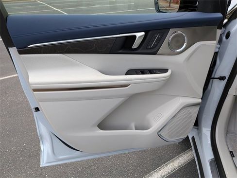 New 2026 Buick Enclave Avenir image 10