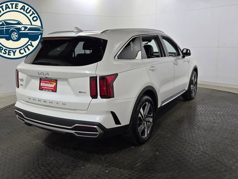 Used 2022 Kia Sorento EX w/ Panoramic Sunroof Package AWD/4WD image 7