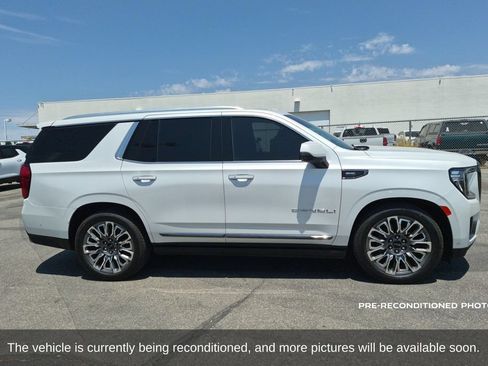 Used 2023 GMC Yukon Denali Ultimate AWD/4WD image 4