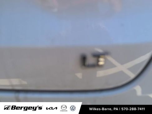 Used 2024 Chevrolet Trax LT w/ LT Convenience Package FWD image 6