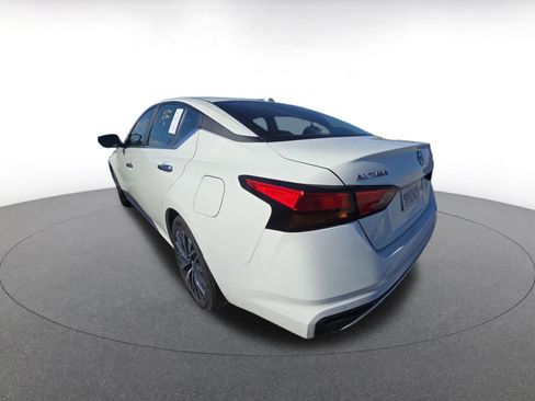 Used 2025 Nissan Altima 2.5 SV image 7