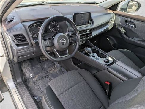 Used 2023 Nissan Rogue SV image 9