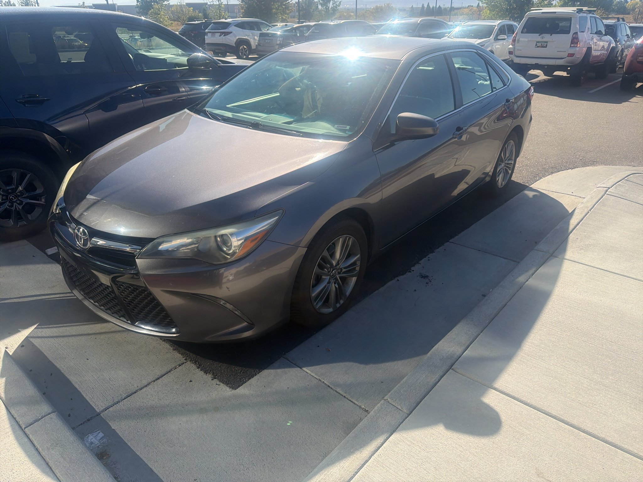 Used 2016 Toyota Camry SE FWD image 1