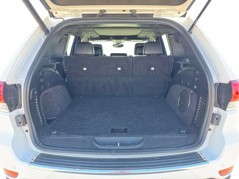 Used 2020 Jeep Grand Cherokee Limited w/ Luxury Group II image 19