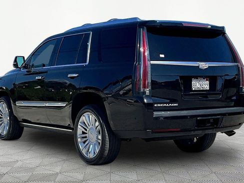 Used 2020 Cadillac Escalade Platinum AWD/4WD image 4