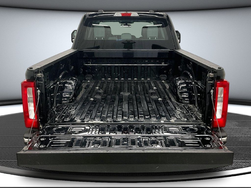 Used 2024 Ford F250 XL AWD/4WD image 7