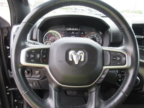 Used 2022 RAM 1500 Big Horn AWD/4WD image 18