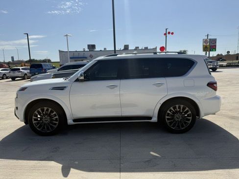 Used 2023 Nissan Armada Platinum w/ Captain's Chairs Package RWD image 4