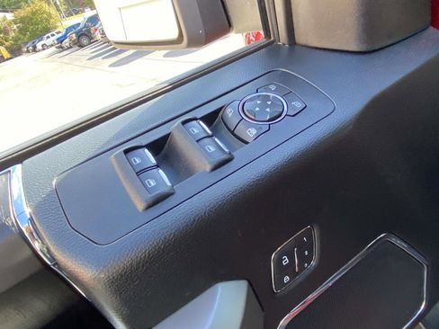 Used 2019 Ford F150 Platinum w/ Equipment Group 701A Luxury image 8