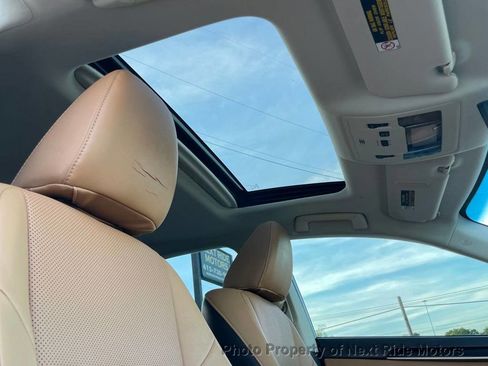 Used 2017 Lexus ES 350 w/ Premium Package FWD image 15
