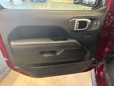 Used 2021 Jeep Wrangler Unlimited Rubicon w/ Trailer Tow Package image 16