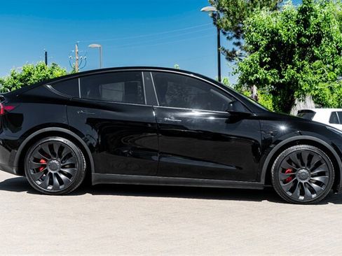 Used 2022 Tesla Model Y Performance AWD/4WD image 5