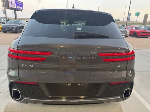 Used 2022 Genesis GV70 2.5T w/ Advanced Package AWD/4WD image 6