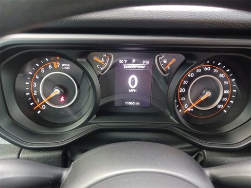 Used 2025 Jeep Gladiator Sport image 19