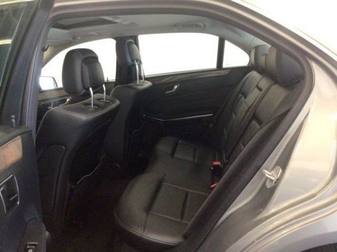 Used 2014 Mercedes-Benz E 350 4MATIC Sedan image 9