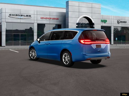 New 2027 Chrysler Pacifica Select AWD/4WD image 4