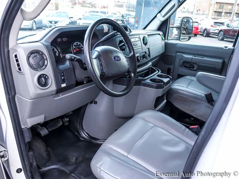 Used 2017 Ford E-350 and Econoline 350 Super Duty image 11