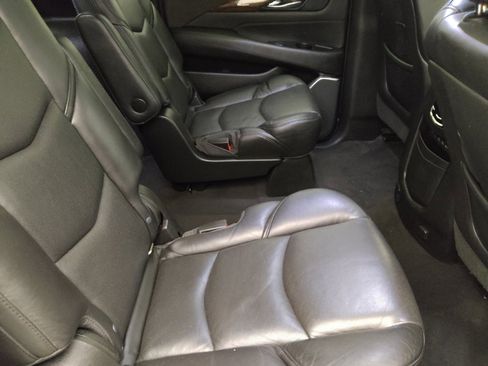 Used 2018 Cadillac Escalade ESV Premium Luxury w/ LPO, Radiant Package RWD image 19