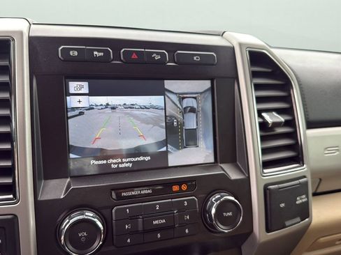 Used 2019 Ford F250 Lariat w/ Lariat Ultimate Package AWD/4WD image 18