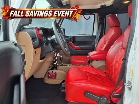 Used 2013 Jeep Wrangler Unlimited Sahara w/ Connectivity Group AWD/4WD image 10