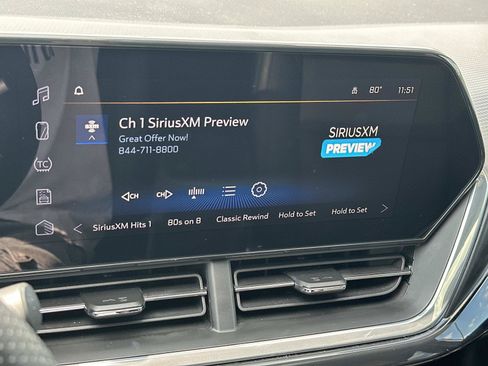 Certified 2024 Chevrolet Trax RS w/ Sunroof Package FWD image 28