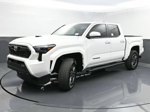 Used 2024 Toyota Tacoma TRD Sport AWD/4WD image 20